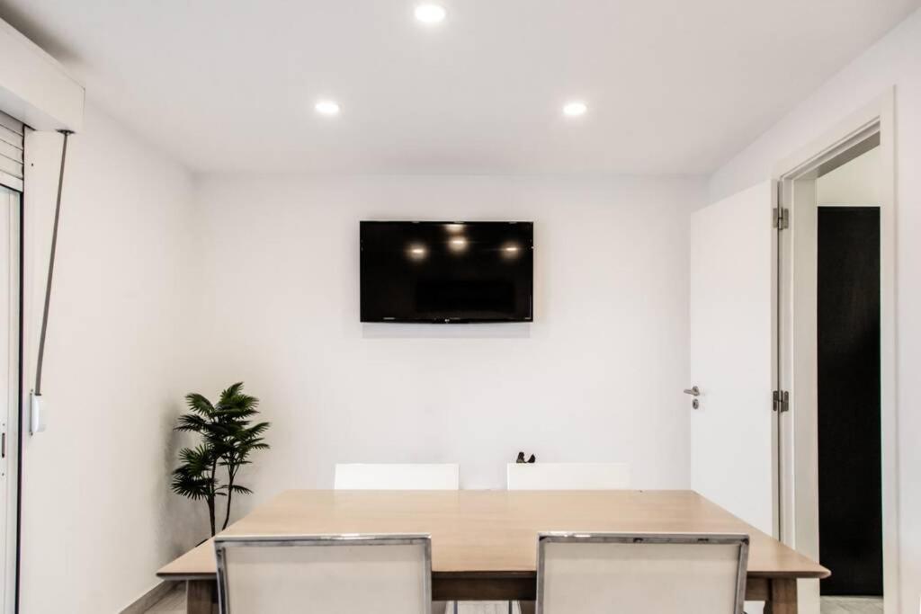 Remodeled Apartment In The City Center. Фару Экстерьер фото
